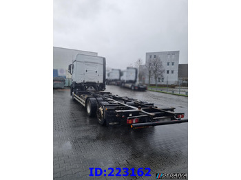 الشاسيه شاحنة MERCEDES-BENZ Actros 2542 BDF 6x2 Euro6: صور 4