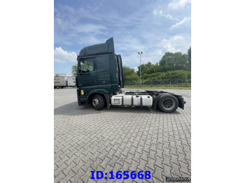 شاحنة جرار MERCEDES-BENZ Actros 1843