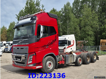 شاحنة قطع الأشجار VOLVO FH16 750