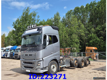 شاحنة قطع الأشجار VOLVO FH16 750