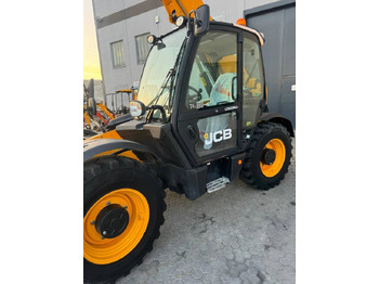 رافعة تلسكوبية JCB
