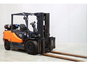 رافعة شوكية تعمل بالغاز DOOSAN