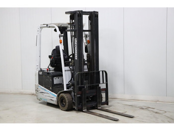 رافعة شوكية كهربائية UNICARRIERS