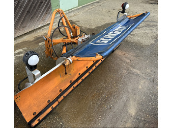 كاسحة ثلوج UNIMOG
