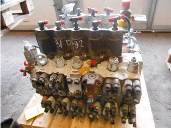 صمامات هيدروليكية HITACHI