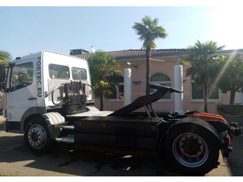 شاحنة MERCEDES-BENZ