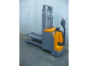 معدات تكديس JUNGHEINRICH EJD