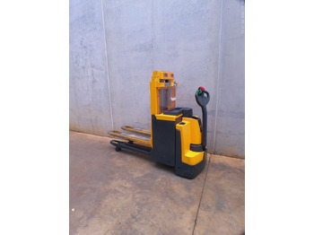 معدات تكديس JUNGHEINRICH EJD