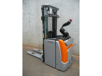 معدات تكديس STILL