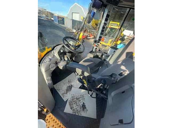 اللودر بعجل Volvo L 70 H: صور 4