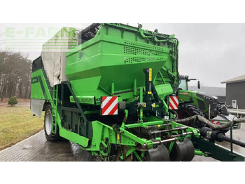 حصادة البطاطس AVR