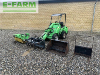 جرافة ذات عجلات تلسكوبية AVANT