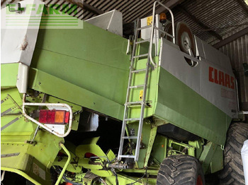 حصادة شاملة CLAAS Lexion 460