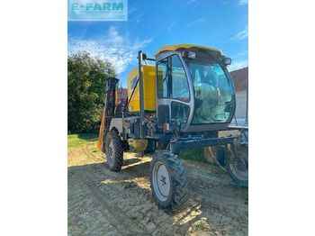 آلة الرش المقطورة