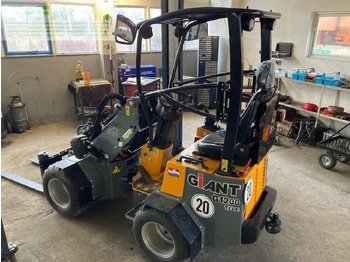 حفارة مصغرة GIANT