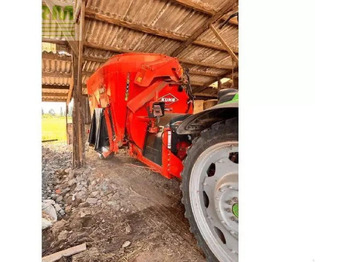 المعدات لتربية الماشية KUHN