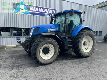 جرار NEW HOLLAND T7.235