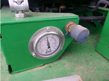 آلة حصاد JOHN DEERE