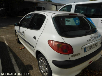 سيارة PEUGEOT 206: صور 2