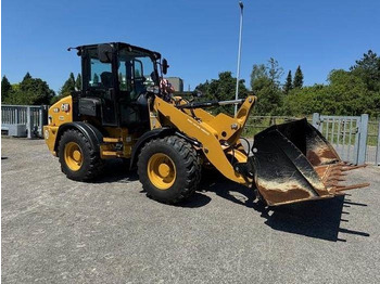 اللودر بعجل CATERPILLAR 908
