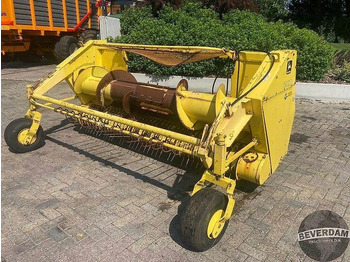 معدات آلة حصاد JOHN DEERE