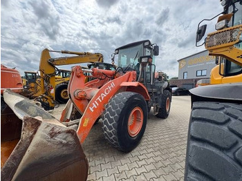 اللودر بعجل HITACHI ZW180