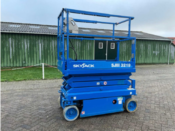 منصات هيدروليكية متنقلة SKYJACK