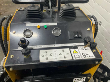 اللودر المجنزر صغير 2025 JINING LIHUS HEAVY LRT 360 SKID STEER LOADER: صور 4 اللودر المجنزر صغير 2025 JINING LIHUS HEAVY LRT 360 SKID STEER LOADER: صور 4