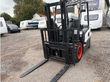 رافعة شوكية BOBCAT