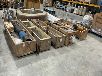 معدات البناء CUMMINS