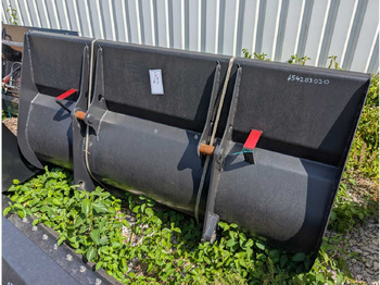 اللودر بعجل