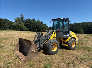 اللودر بعجل NEW HOLLAND