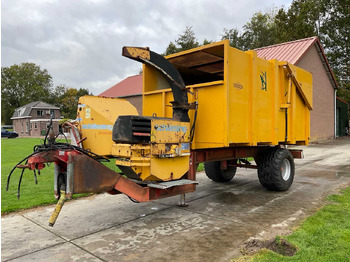 ماكينة تقطيع الأغصان