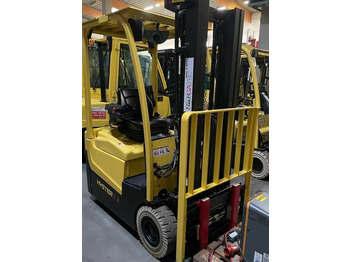 رافعة شوكية كهربائية HYSTER