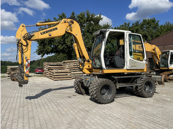 حفارة على عجلات LIEBHERR