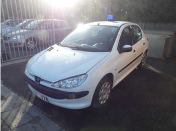 سيارة PEUGEOT