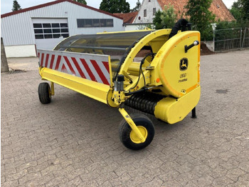 معدات حصادة الأعلاف JOHN DEERE