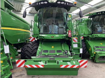 حصادة شاملة JOHN DEERE T550