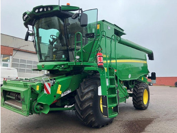 حصادة شاملة JOHN DEERE T560