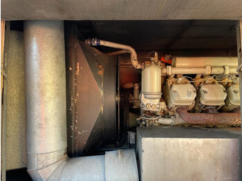 مجموعة المولدات Deutz F12M 716 Bredenoord AEG 250 kVA Silent generatorset op aanhanger: صور 2