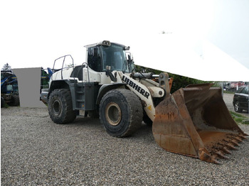 اللودر بعجل LIEBHERR L 576