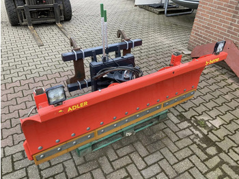 كاسحة ثلوج GIANT