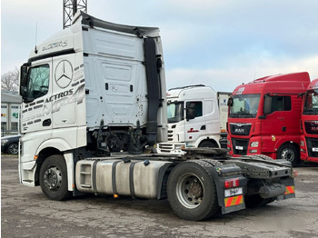 شاحنة جرار Mercedes-Benz Actros 1845: صور 4