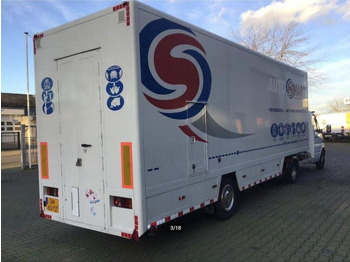 شاحنة جرار صغيرة Mercedes-Benz 413 CDI BE Mini Trekker + Workshop Trailer: صور 4 شاحنة جرار صغيرة Mercedes-Benz 413 CDI BE Mini Trekker + Workshop Trailer: صور 4