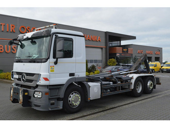 شاحنة ذات الخطاف MERCEDES-BENZ Actros 2541
