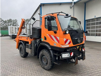 شاحنات قابلة للفك شاحنة UNIMOG U20
