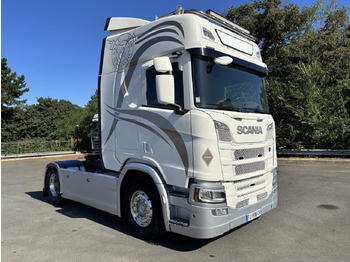 شاحنة جرار SCANIA R 450