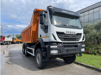 قلابات IVECO Trakker