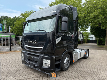 شاحنة جرار IVECO