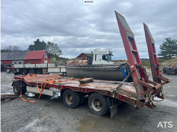 شاحنة نقل سيارات مقطورة